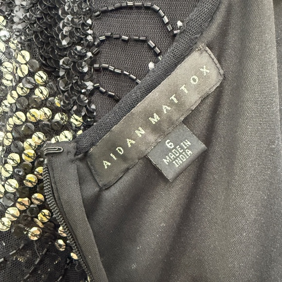 Pre-Owned women's Aidan Mattox Fully Beaded Sequin Dress With sleeves size 6 - Picture 7 of 10